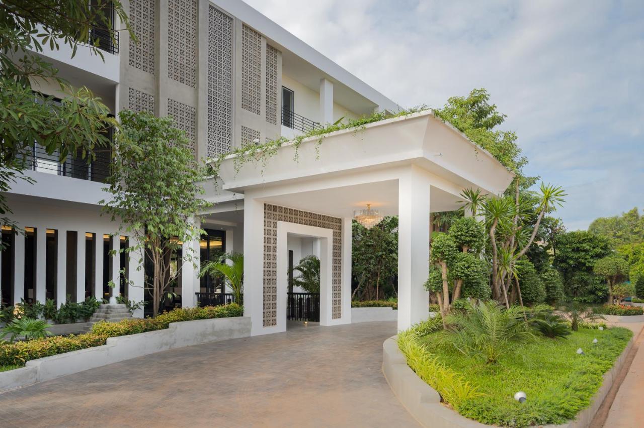 Eightfold Urban Resort سيام ريب المظهر الخارجي الصورة The hotel's entrance