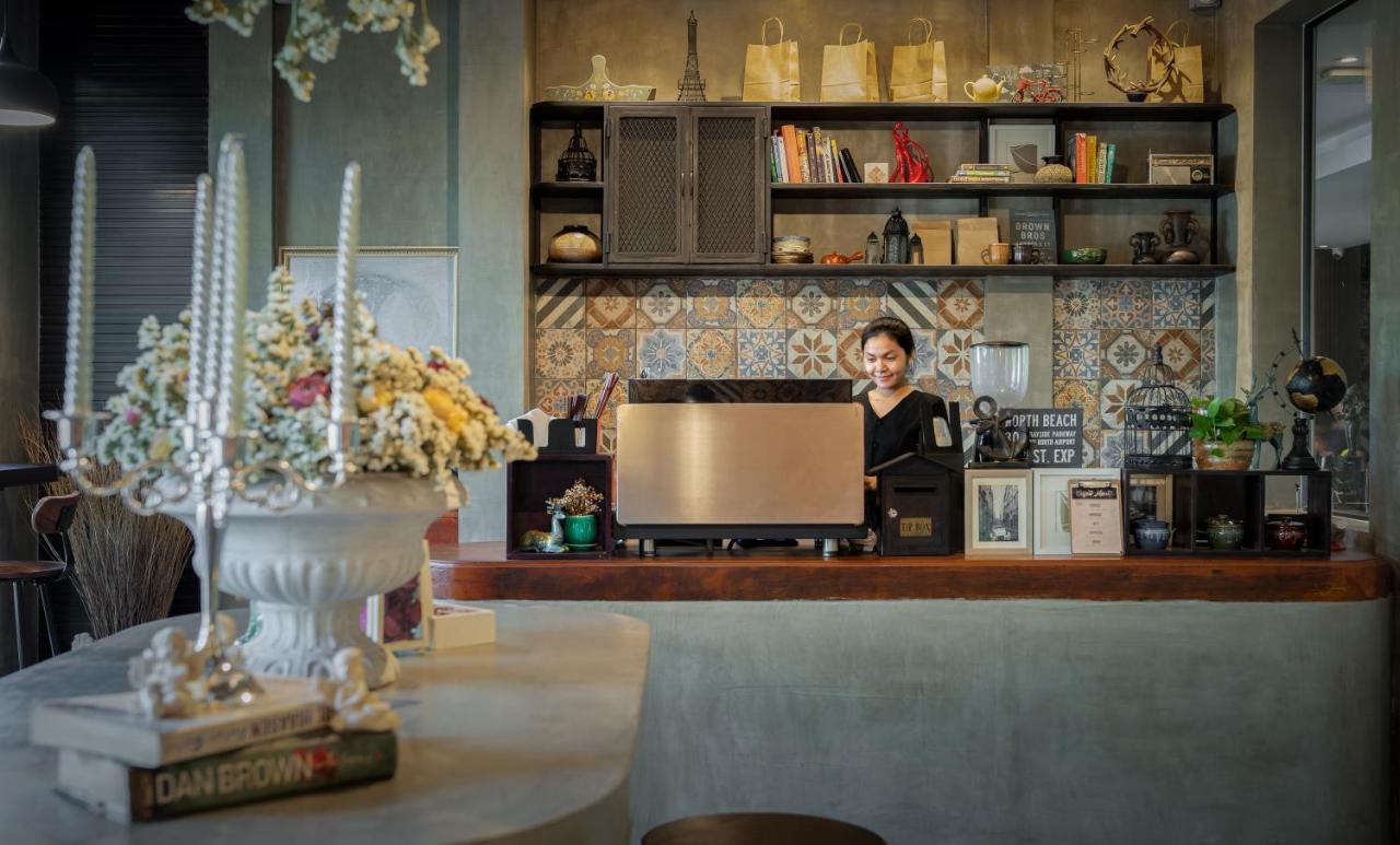 Eightfold Urban Resort سيام ريب المظهر الخارجي الصورة A coffee shop in Bangkok, Thailand