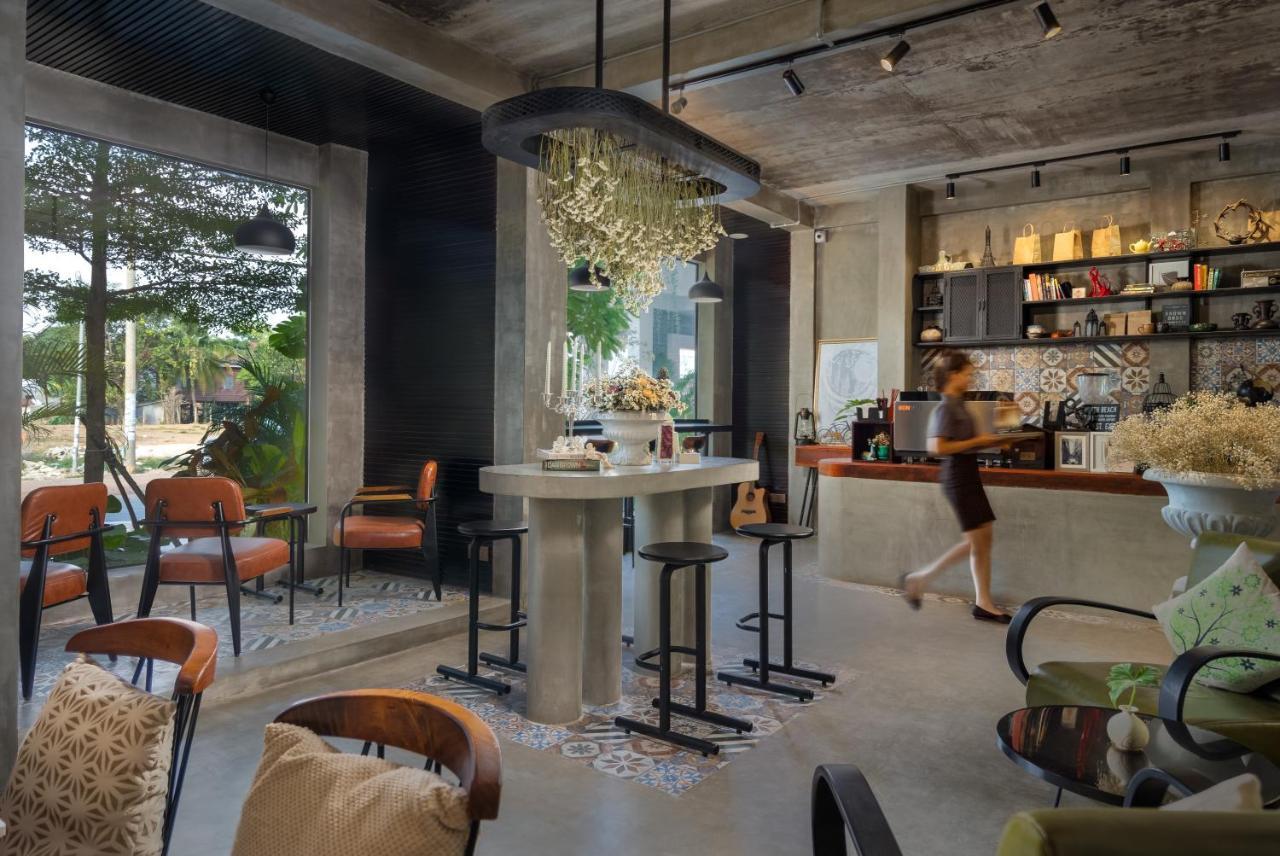 Eightfold Urban Resort سيام ريب المظهر الخارجي الصورة Interior of a coffee shop in Bangkok, Thailand