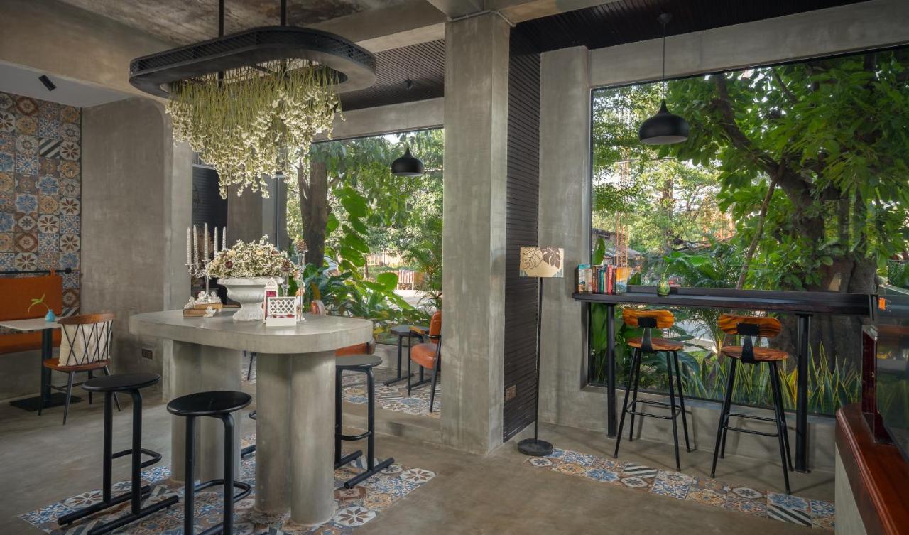 Eightfold Urban Resort سيام ريب المظهر الخارجي الصورة The interior of the restaurant