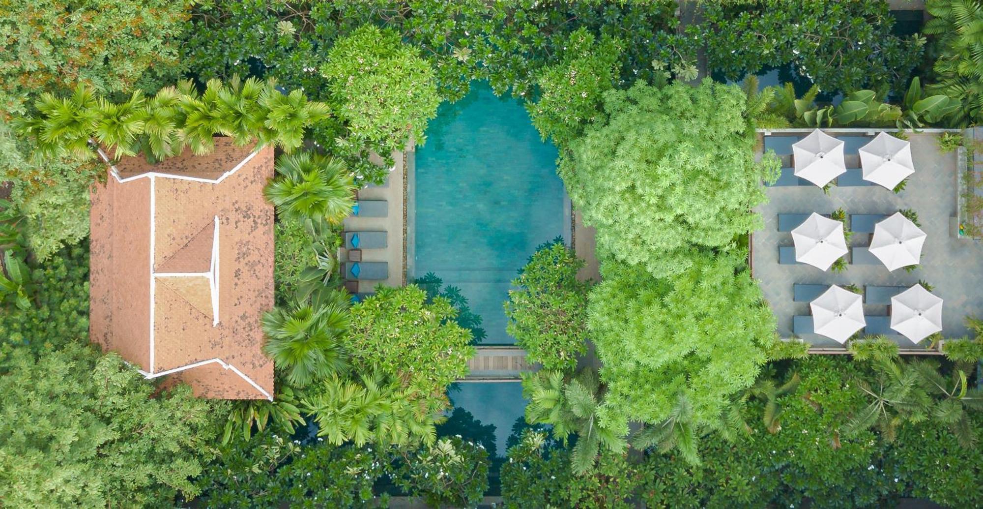 Eightfold Urban Resort سيام ريب المظهر الخارجي الصورة Aerial view of the pool at the hotel