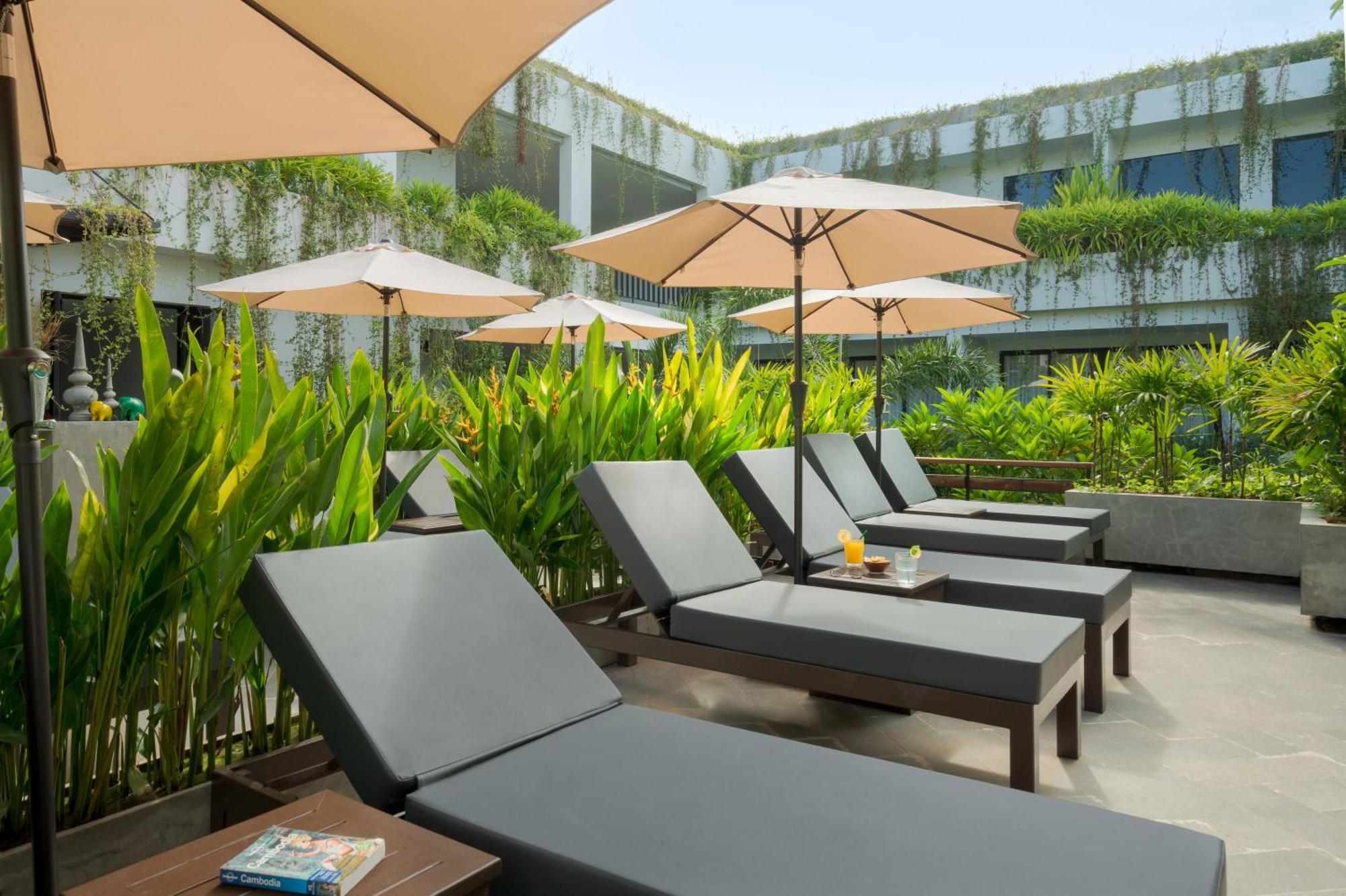 Eightfold Urban Resort سيام ريب المظهر الخارجي الصورة Pool Deck